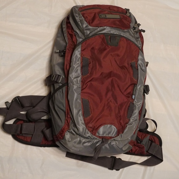 rei traverse 30
